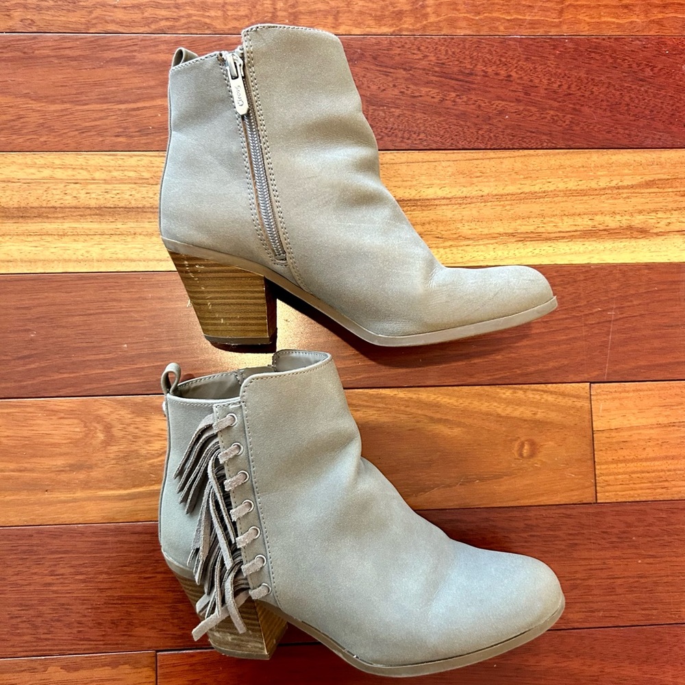 Circus booties